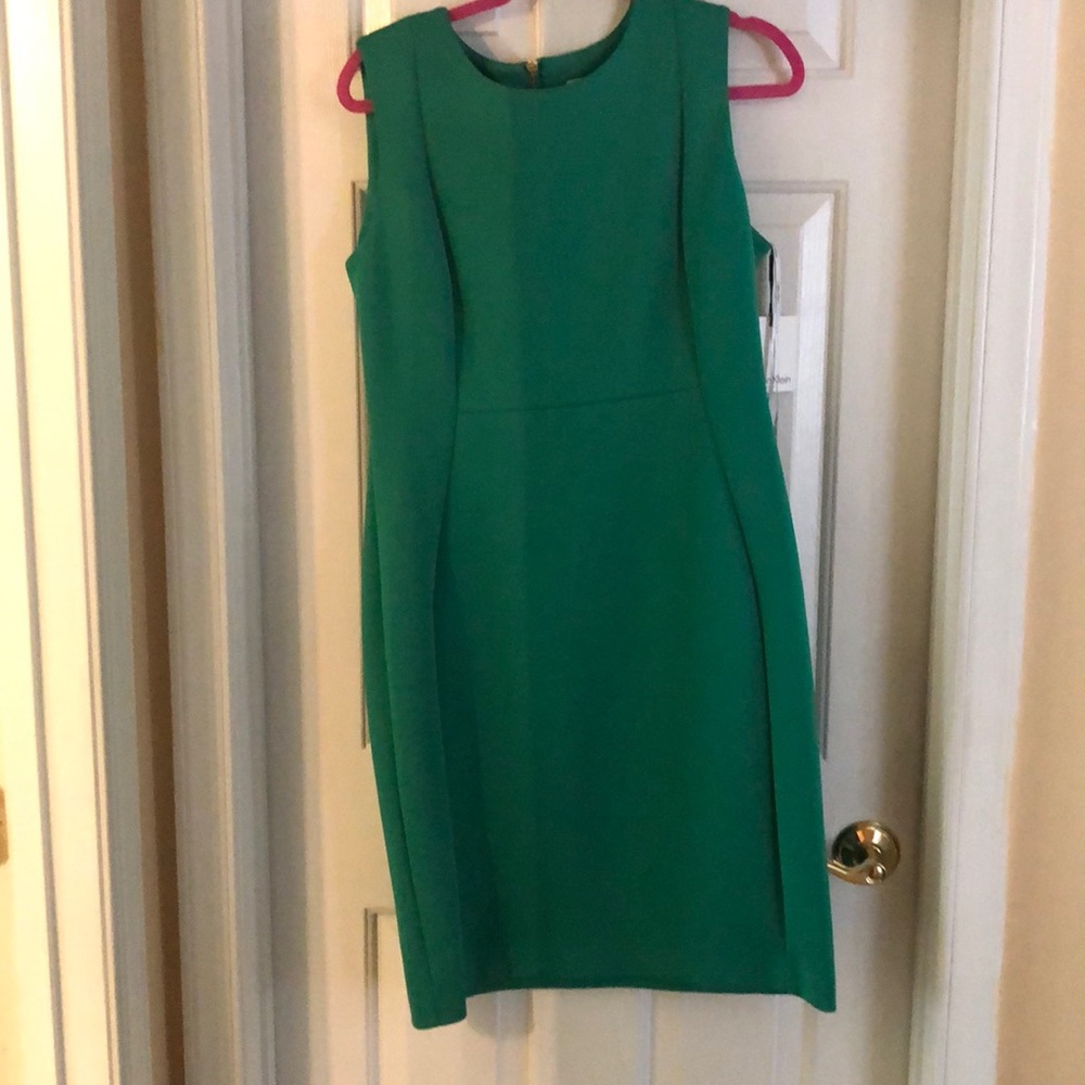 Green sleeveless dress